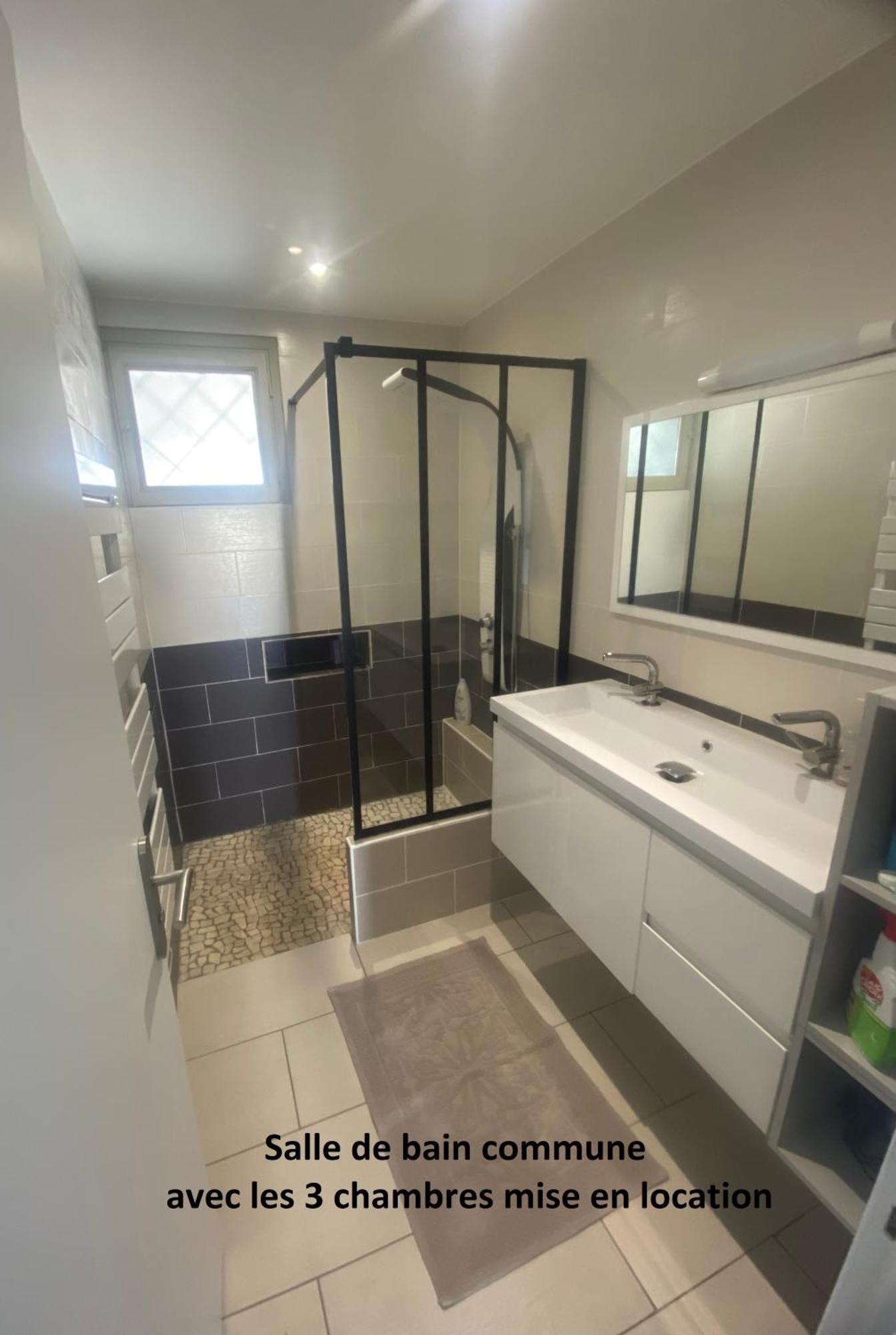 Chambre Dans Logement Partage Chez L Habitant Avec Piscine De 1 A 3 Chambres Grieges Zewnętrze zdjęcie