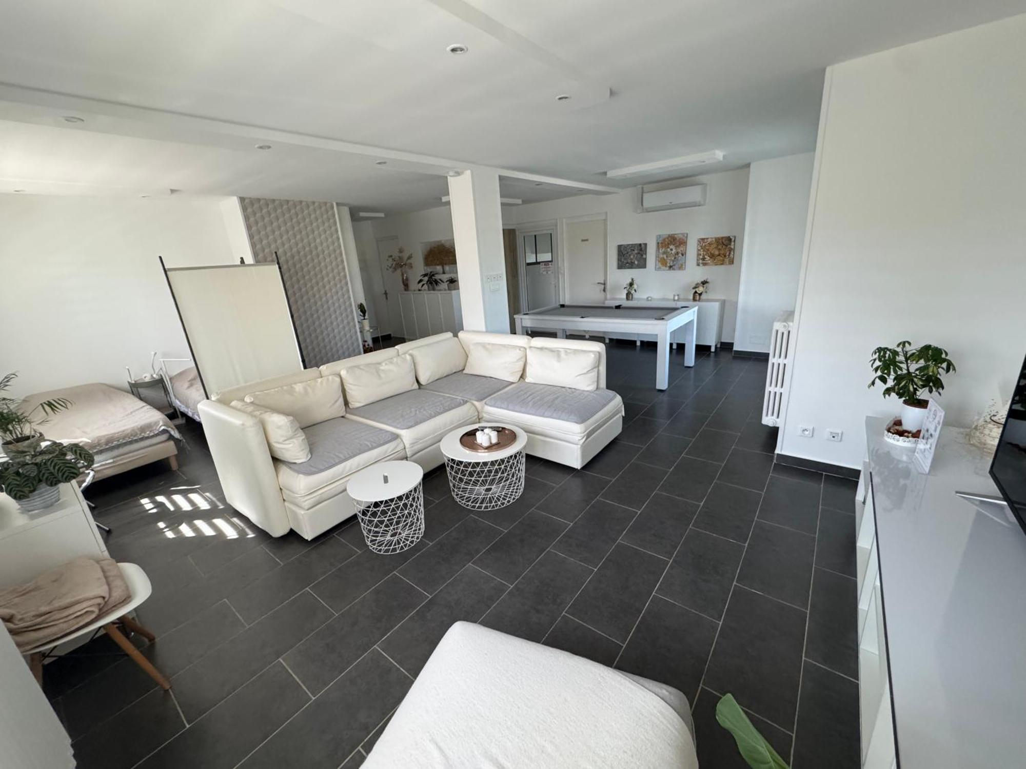 Chambre Dans Logement Partage Chez L Habitant Avec Piscine De 1 A 3 Chambres Grieges Zewnętrze zdjęcie