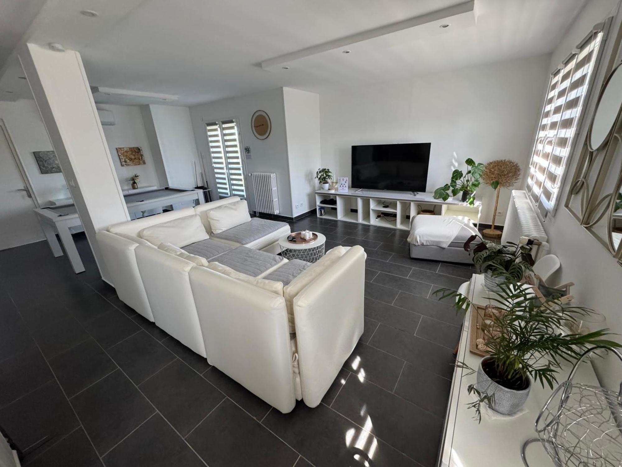 Chambre Dans Logement Partage Chez L Habitant Avec Piscine De 1 A 3 Chambres Grieges Zewnętrze zdjęcie
